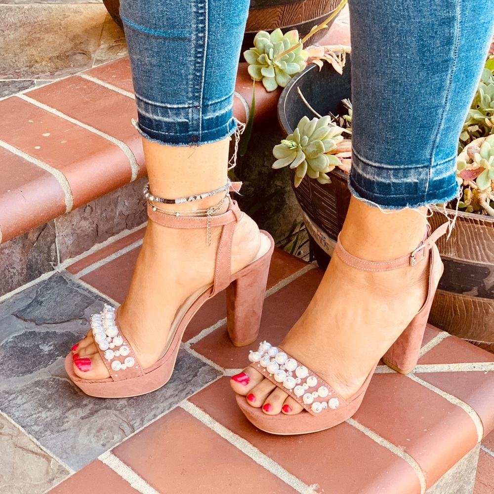 Ladies heels sandals with pearls details. Mauve - Picture 2 of 6